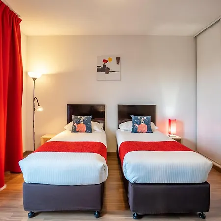 Alezan & Aparthotel 3*