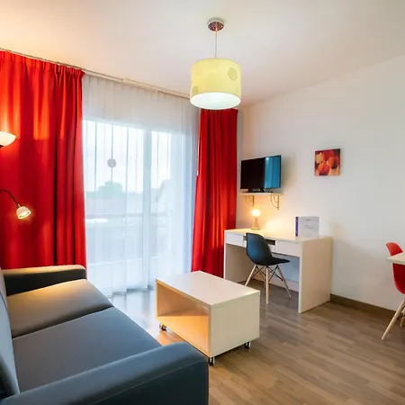 Aparthotel Alezan & 3*