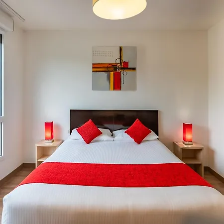 Alezan & Aparthotel 3*