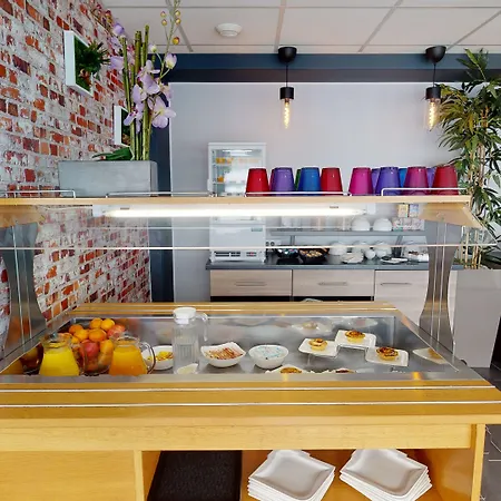 شقة فندقية Alezan & 3*