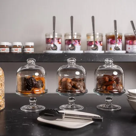 Ξενοδοχείο με διαμερίσματα Alezan & Τουλούζη