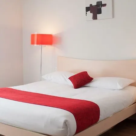 Alezan & Aparthotel 3*