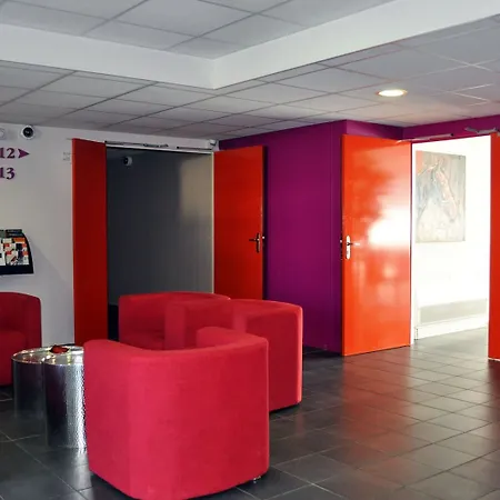 Alezan & Aparthotel 3*