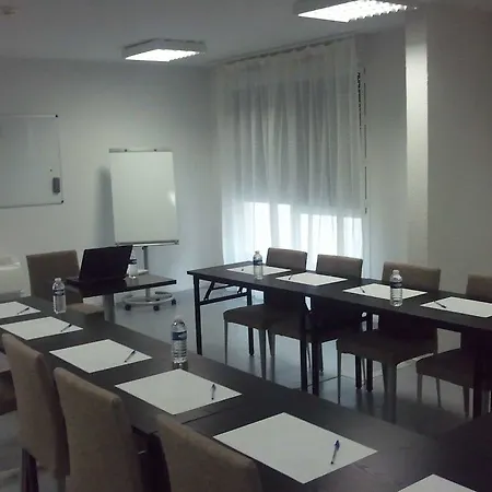 Alezan & Aparthotel 3*