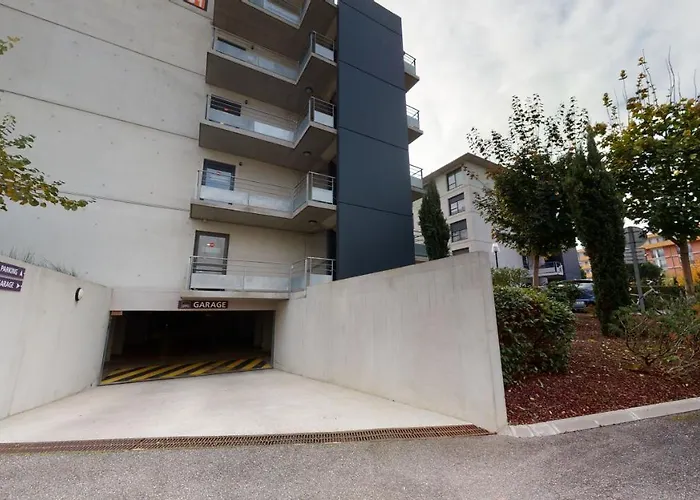 Alezan & Апарт-отель 3*