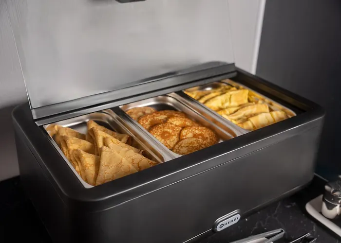 Апарт-отель Alezan & 3*