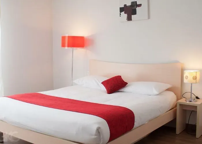 Alezan & Апарт-отель 3*