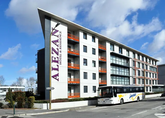 아파트호텔 Alezan & 3*