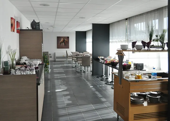 아파트호텔 Alezan & 3*