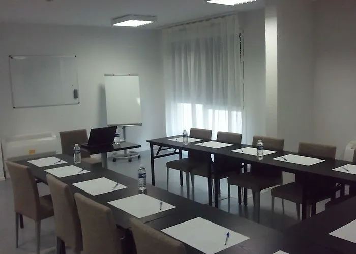 Alezan & Aparthotel 3*